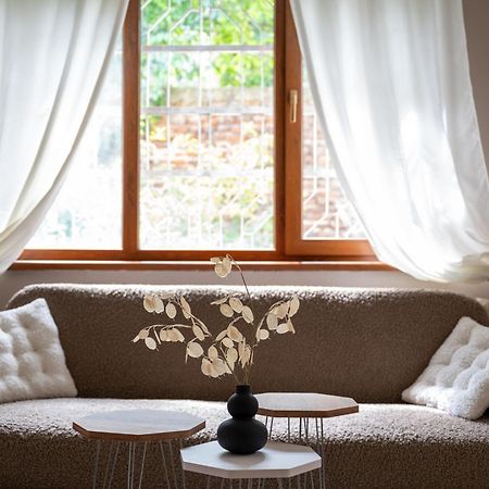 Beautiful Two-Bedroom Apartment In City Center Szófia Kültér fotó