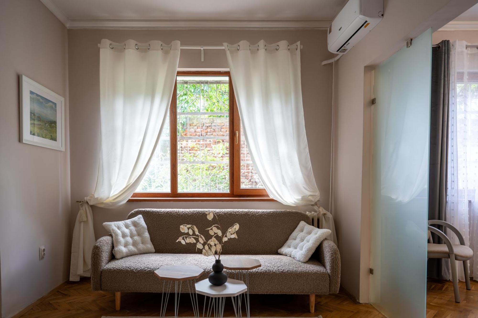 Beautiful Two-Bedroom Apartment In City Center Szófia Kültér fotó
