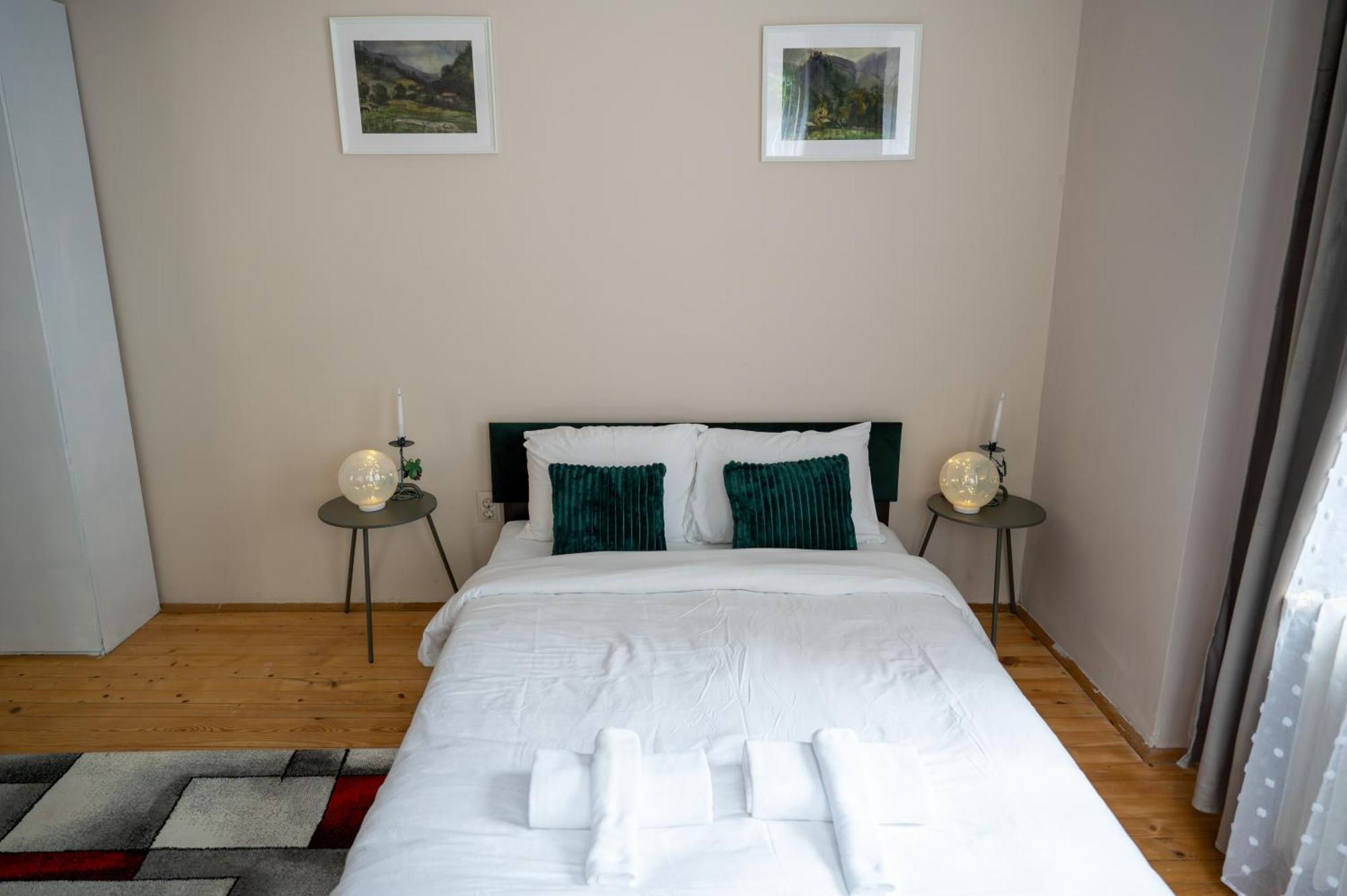 Beautiful Two-Bedroom Apartment In City Center Szófia Kültér fotó